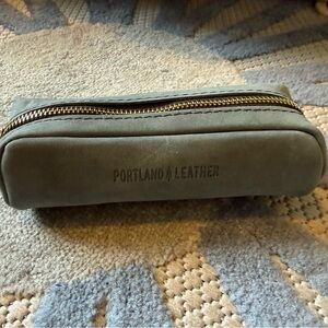 Portland Leather Grey Leather Zipper Pouch